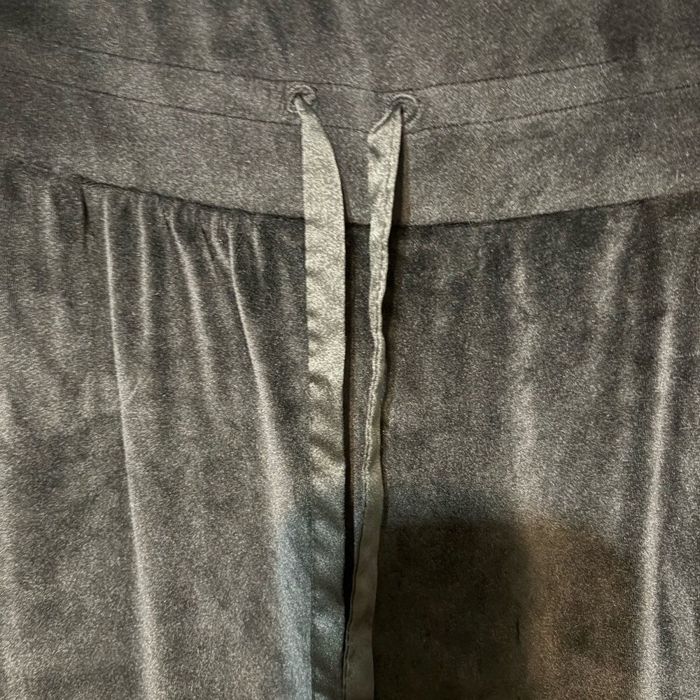 Women’s Victoria’ Secret Black Velvet Joggers Size M - Picture 7 of 10
